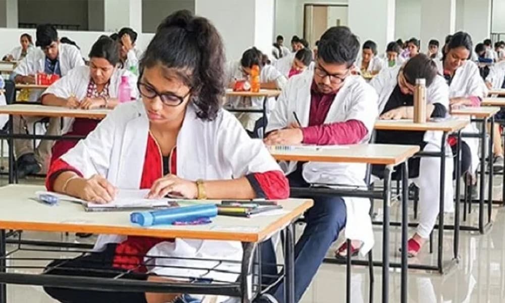 প্রধান উপদেষ্টার বিশেষ সহকারীঃ মেডিক্যাল ভর্তিতে কোটা থাকবে কি না সিদ্ধান্ত রাষ্ট্রের