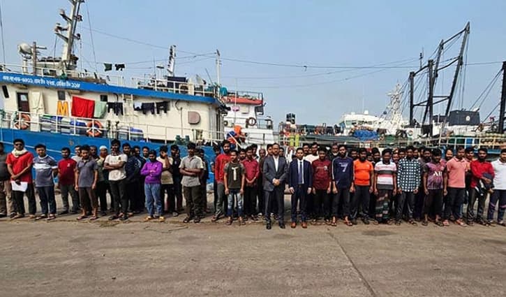 ভারতের কারাগার থেকে মুক্ত ৯০ জেলে চট্টগ্রামে পৌঁছেছে