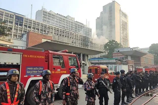 সচিবালয়ে লাগা আগুন ছয় ঘণ্টা পর নিয়ন্ত্রণে: ফায়ার সার্ভিস
