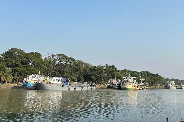 নৌযান শ্রমিকদের ধর্মঘট স্থগিত