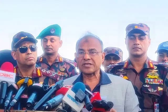 মিয়ানমার সরকার ও আরাকান আর্মি উভয় পক্ষের সঙ্গে যোগাযোগ রয়েছে: স্বরাষ্ট্র উপদেষ্টা