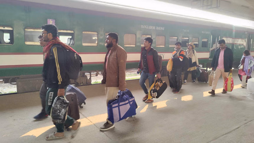 ২৬ ঘণ্টা পর ট্রেন চলাচল শুরু