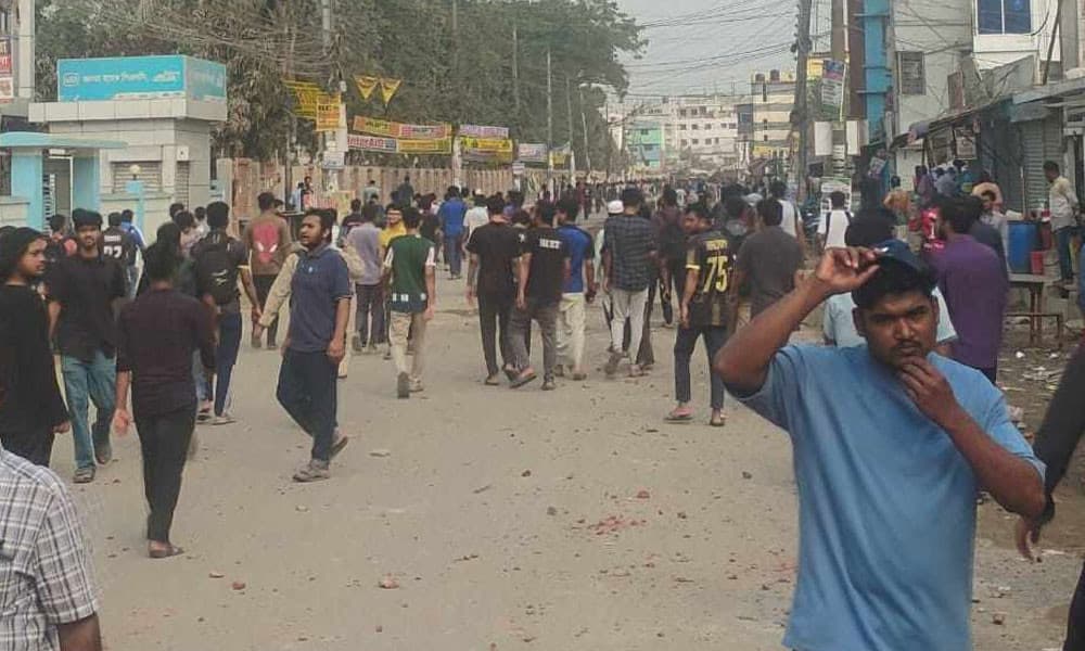 ছাত্ররাজনীতি বন্ধ নিয়ে কুয়েটে দুই পক্ষের ধাওয়া-পাল্টাধাওয়া