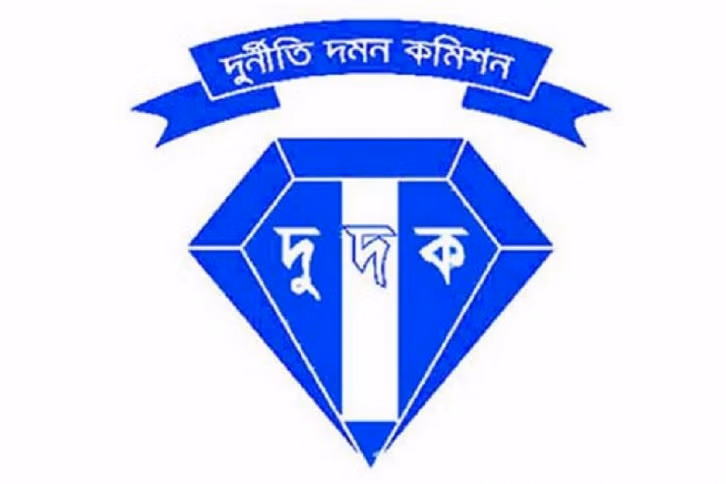 সাবেক ডিজিএফআই প্রধানের বাসায় দুদকের অভিযান, ২ কোটি ৪৫ লাখ টাকা জব্দ
