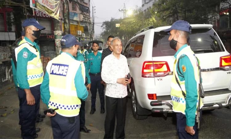 আইনশৃঙ্খলা বাহিনীকে আরো তৎপর হওয়ার নির্দেশ স্বরাষ্ট্র উপদেষ্টার