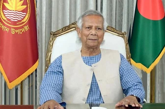 ভেঙে পড়া অবস্থা থেকে ঘুরে দাঁড়ানোর চেষ্টা করছেন অধ্যাপক ইউনূস : দ্য গার্ডিয়ান