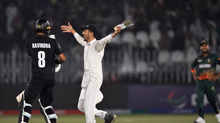 বাংলাদেশ-নিউজিল্যান্ড ম্যাচে নিরাপত্তা লঙ্ঘন করে আটক ভক্ত 'আজীবন নিষিদ্ধ'